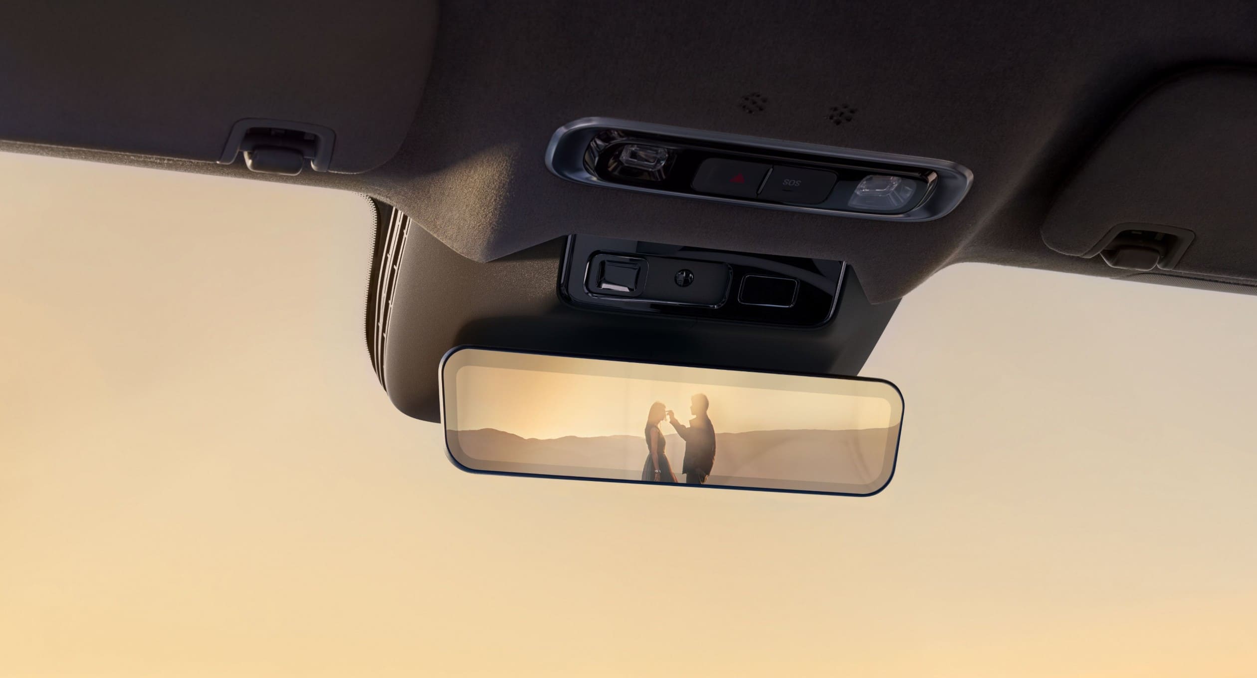 Внутрішнє дзеркало з потоковим мультимедіа